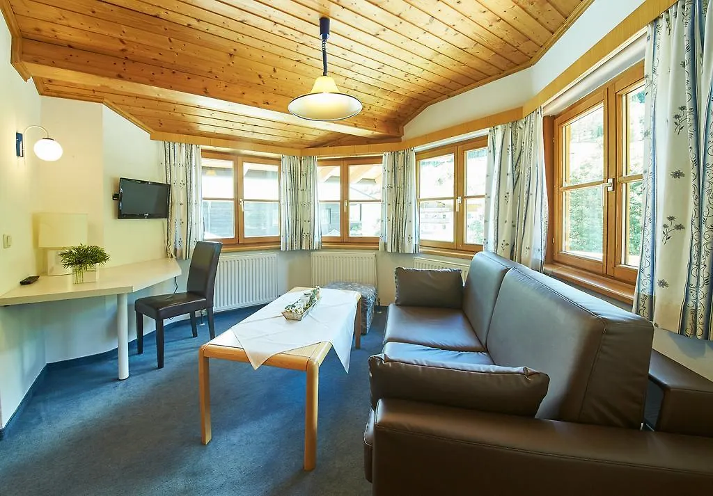 Holiday Lodge Felix 萨尔巴赫