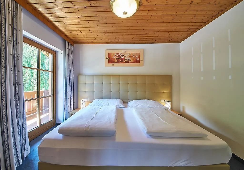 Holiday Lodge Felix 萨尔巴赫