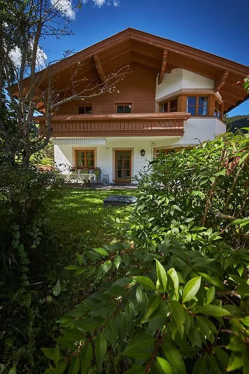 Holiday Lodge Felix 萨尔巴赫